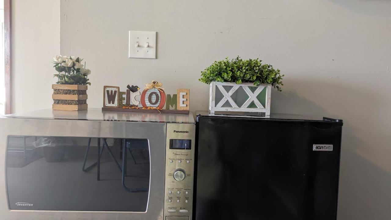 Private Guest Suite In West Bellevue Home エクステリア 写真