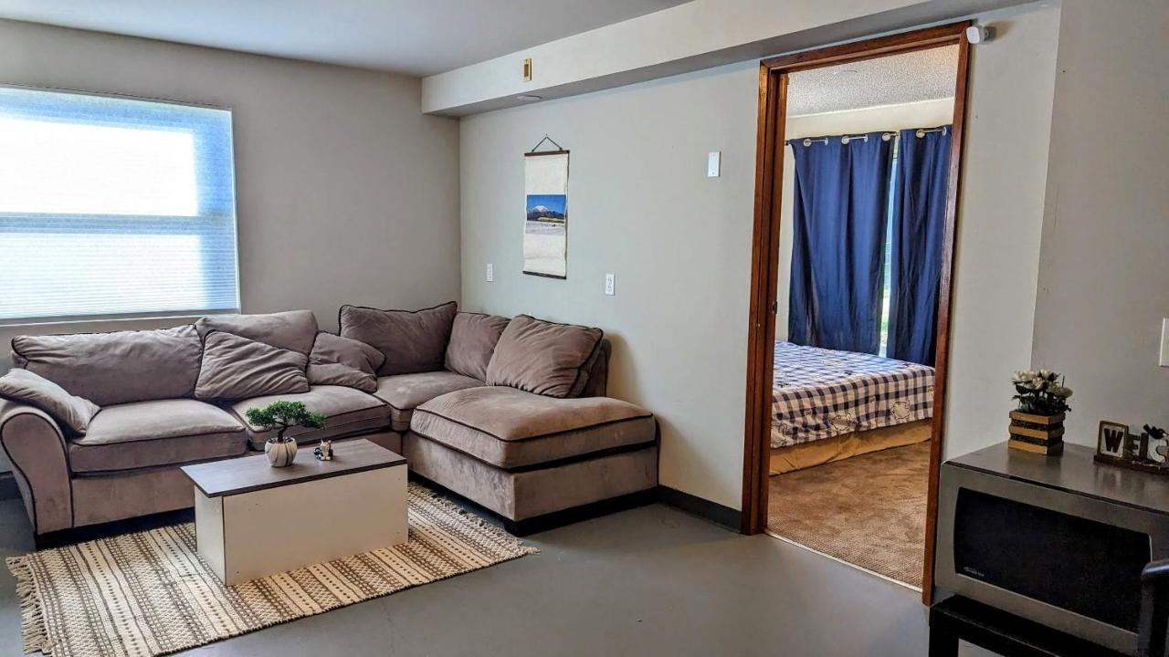 Private Guest Suite In West Bellevue Home エクステリア 写真